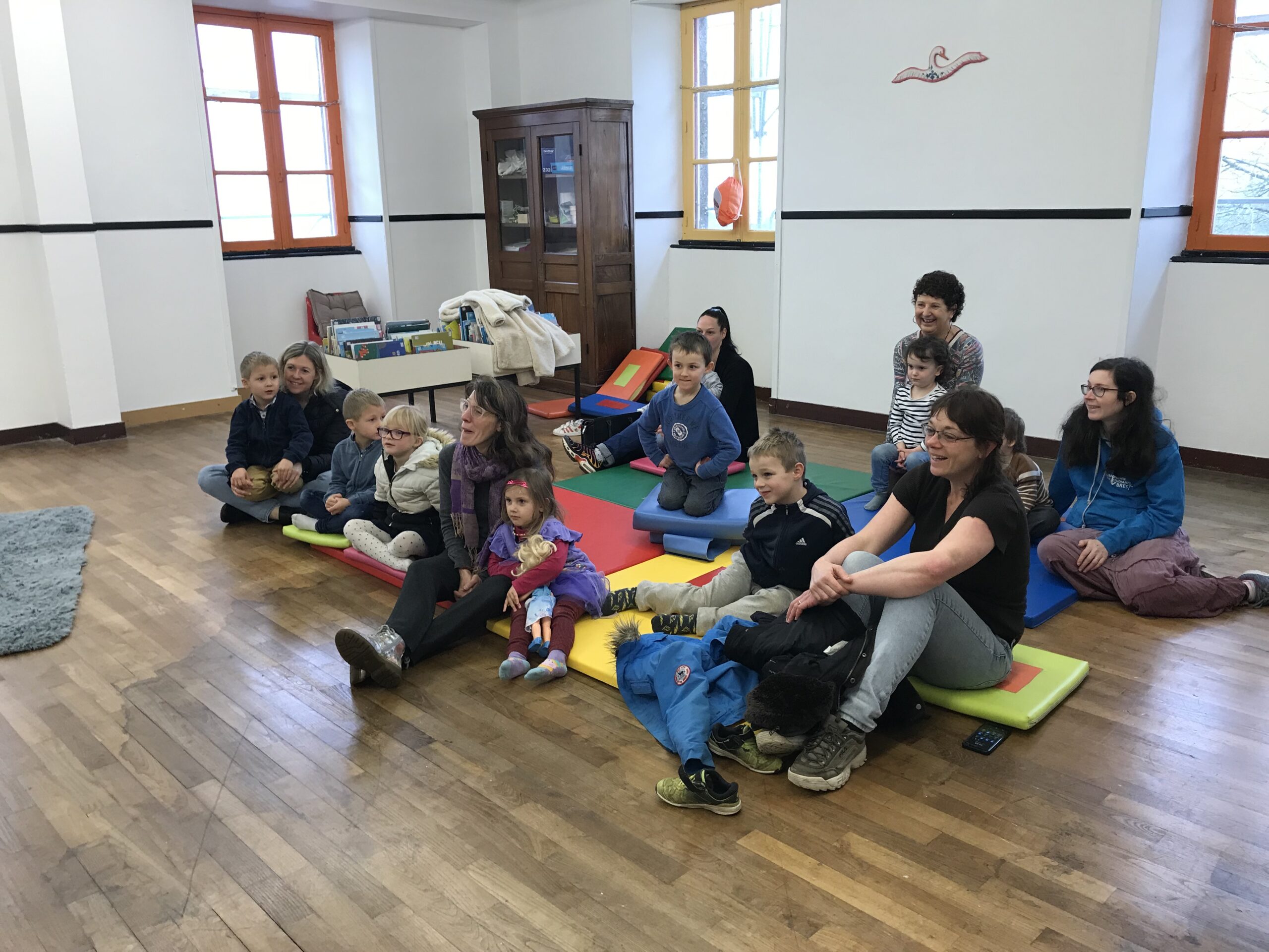 A la Médiathèque, séances de lectures de février en fête avant un atelier créatif « Réalisation d’un porte-clé »